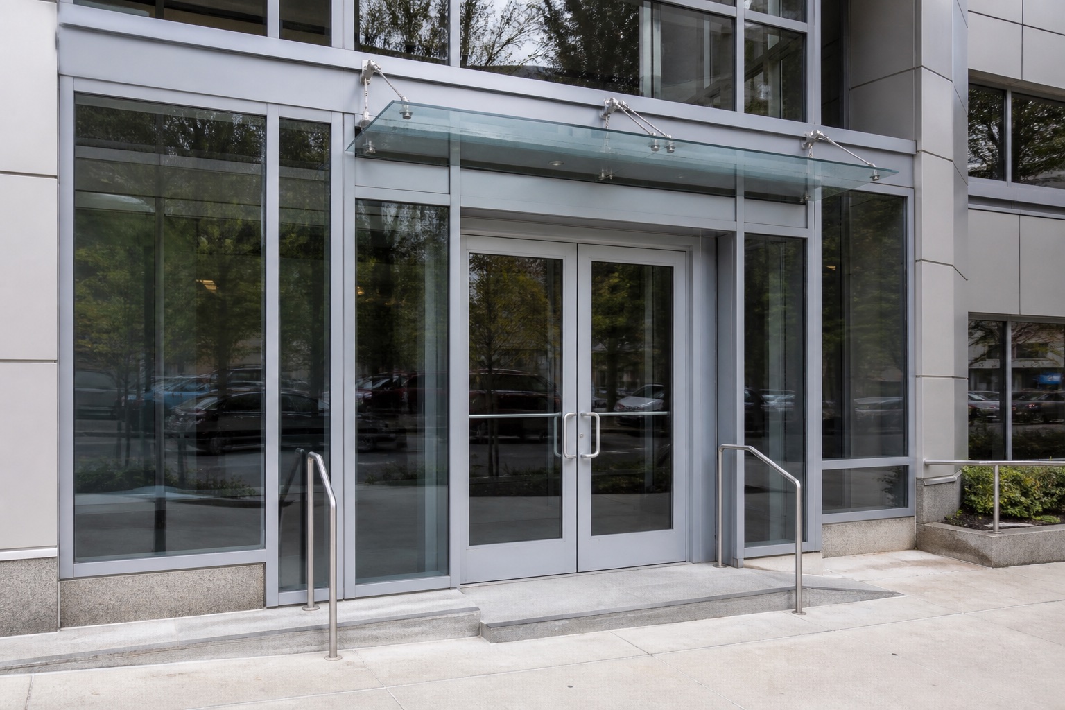 Master Metal & Glass commercial entrance capabilities